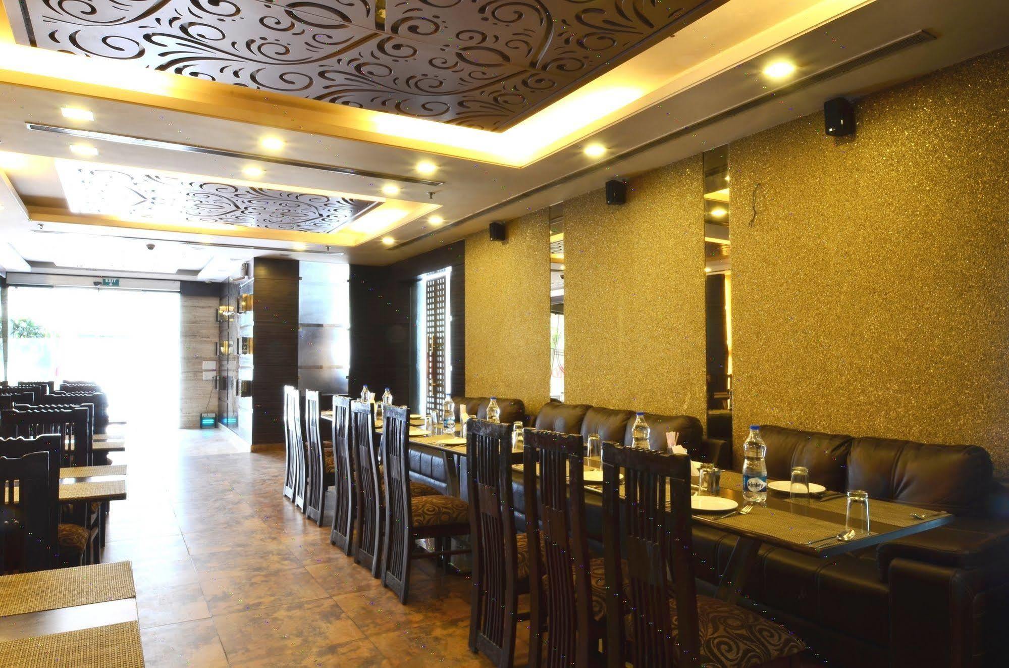 Hotel Metro View Delhi  Extérieur photo